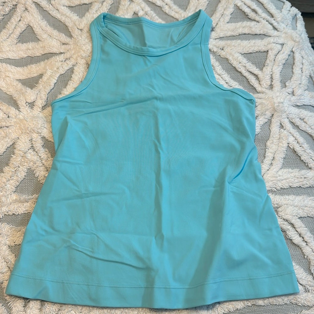 Lululemon Aquarium align tank